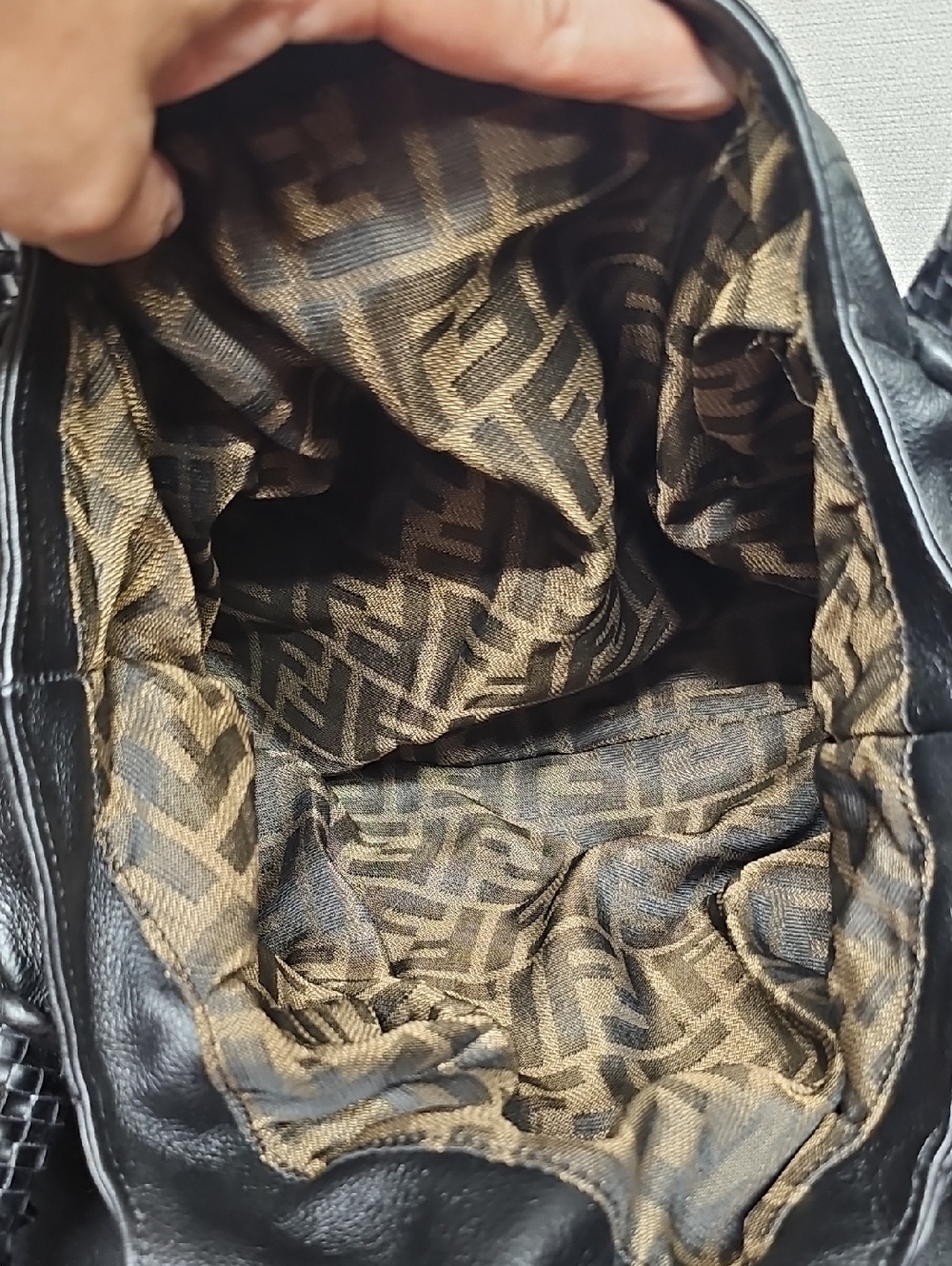 FENDI BLACK LEATHER SPY BAG BFPM-04-180 - Picture 7 of 16